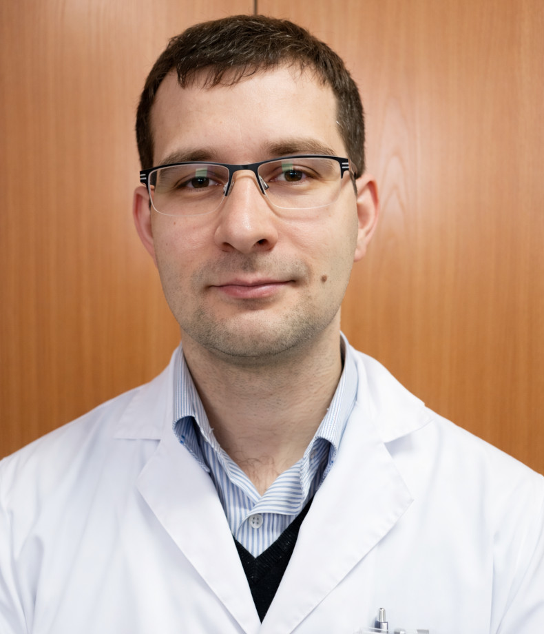 Лікар медичного центру Добра Клініка Усеінов Рустем Бекірович